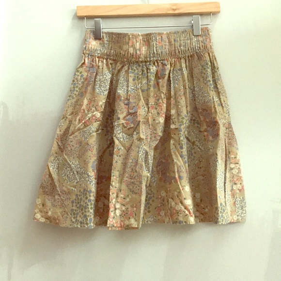 Short summer skirt. Tan with pastel colors. - Picture 1 of 1